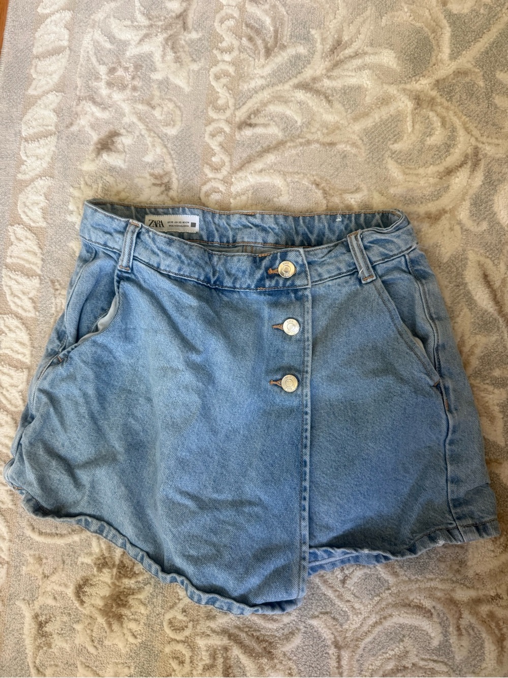 ZARA Light Blue Denim Button-Front Women’s Shorts